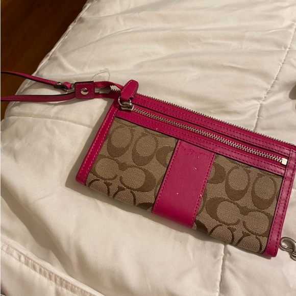 Coach wallet with wrist band - Picture 1 of 2